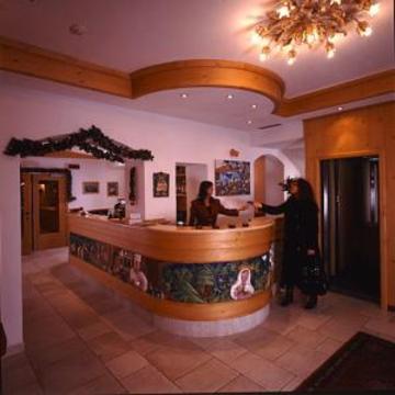 Dolomiti Hotel Cozzio Madonna エクステリア 写真
